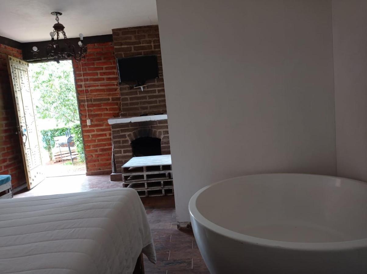 Hotel Cabanas Azul Tequilana Arandas エクステリア 写真